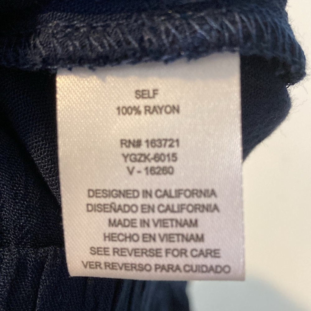 Kingston Grey Junior’s Solid Crochet Trim Shorts Navy Small - Picture 5 of 7